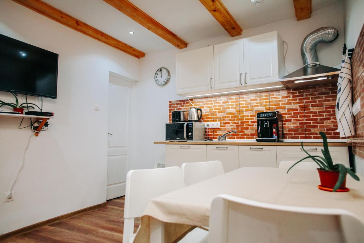 Kali Host Home Away From Home Targu Mures Exterior foto